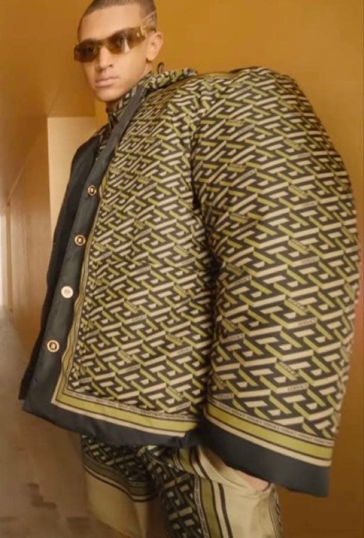 VERSACE グレカ　オーバーサイズパファージャケット