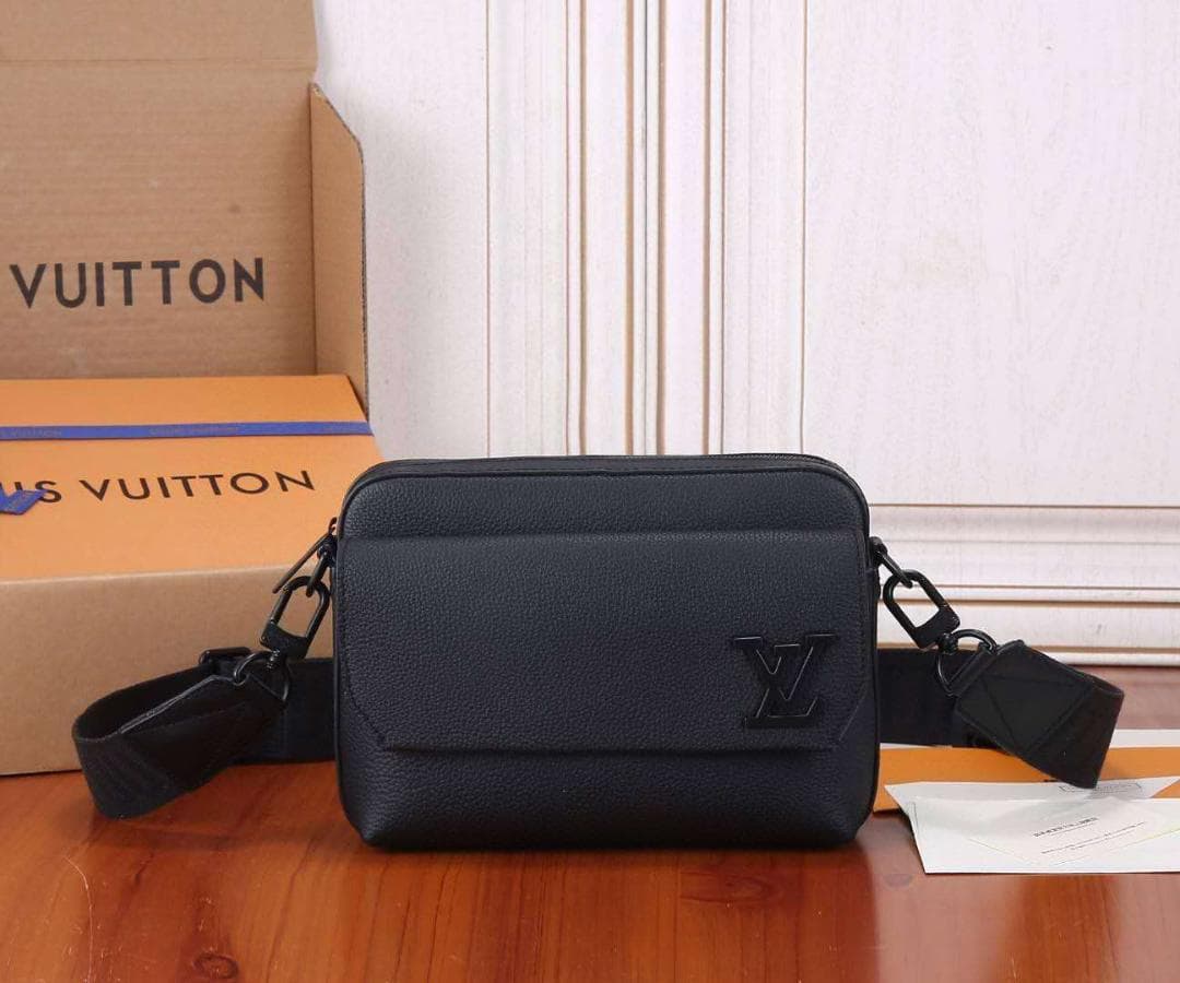 Louis Vuitton 黒 ショルダーバッグ