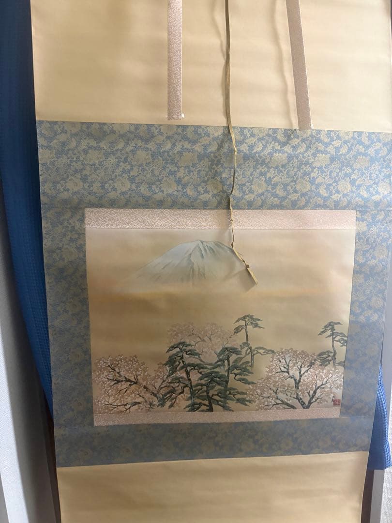 横山大観のRD掛け軸 霊峰春色美品