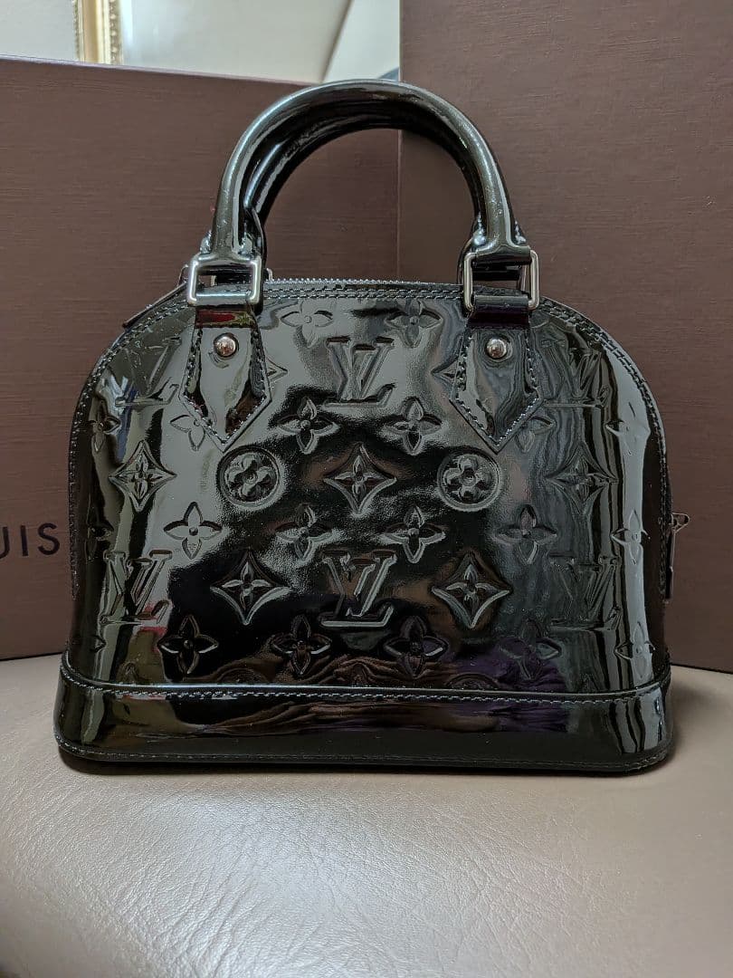 LOUIS VUITTON 未使用ヴェルニ アルマBB ハンドバッグ