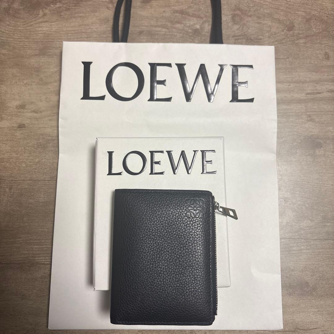 LOEWE 二つ折り財布